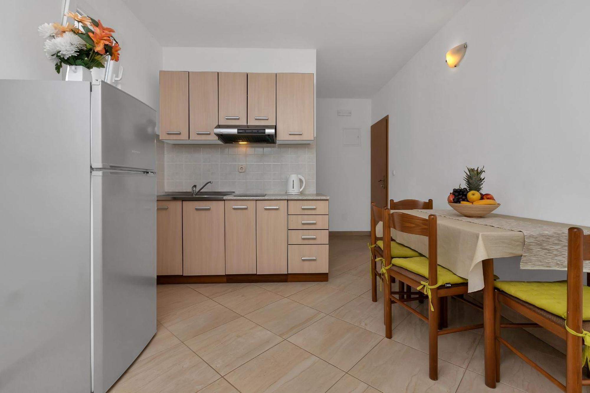 Apartments Ferdo Živogošće 객실 사진
